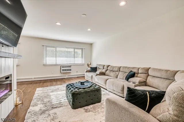 $315,000 | 401 Us Highway, Unit H, Plainfield, NJ 07060