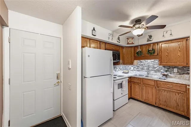 $92,000 | 3107 Garnette Drive, Unit A7, Bridgeton, MO 63044