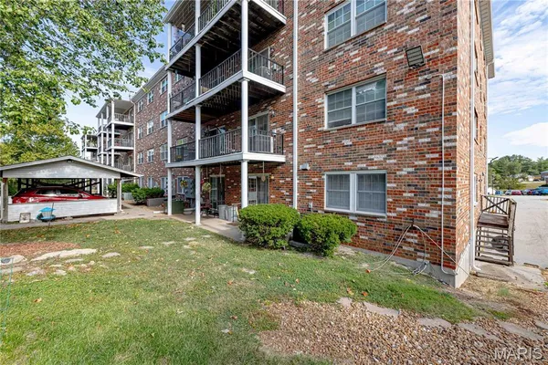 $92,000 | 3107 Garnette Drive, Unit A7, Bridgeton, MO 63044