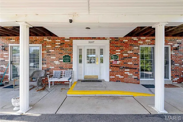 $95,000 | 3107 Garnette Drive, Unit A7, Bridgeton, MO 63044