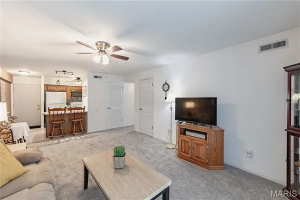 $92,000 | 3107 Garnette Drive, Unit A7, Bridgeton, MO 63044