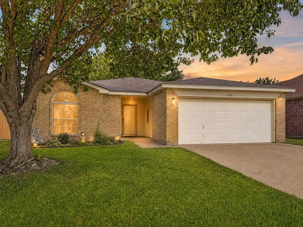 $1,950 | 8705 Granite Path, Fort Worth, TX 76244