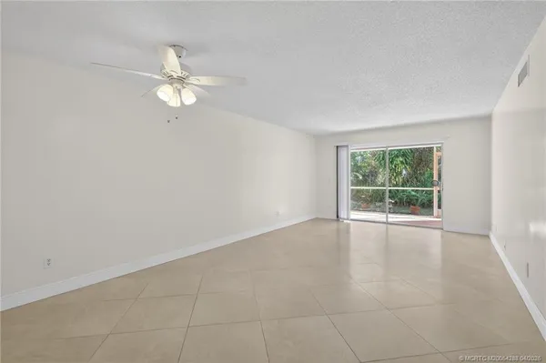 $165,000 | 2950 Southeast Ocean Boulevard, Unit 122, Stuart, FL 34996