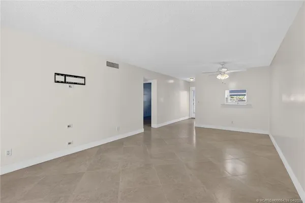 $165,000 | 2950 Southeast Ocean Boulevard, Unit 122, Stuart, FL 34996