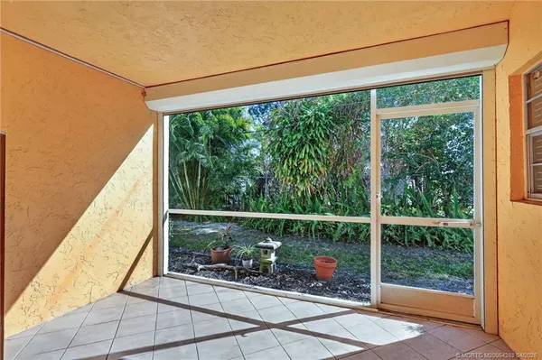 $165,000 | 2950 Southeast Ocean Boulevard, Unit 122, Stuart, FL 34996