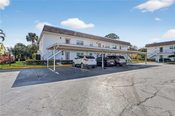 $165,000 | 2950 Southeast Ocean Boulevard, Unit 122, Stuart, FL 34996