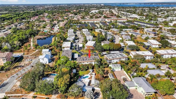 $165,000 | 2950 Southeast Ocean Boulevard, Unit 122, Stuart, FL 34996