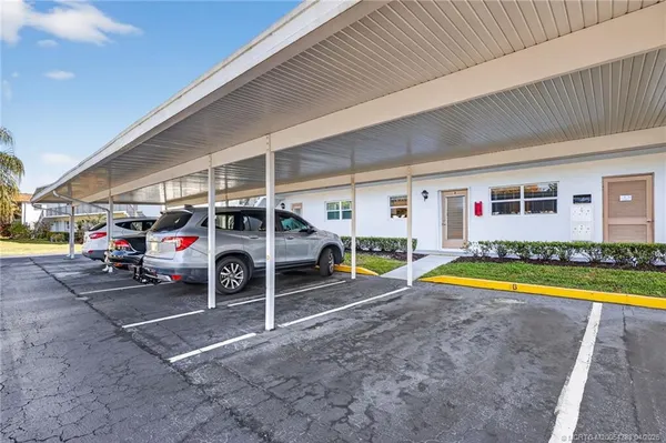 $165,000 | 2950 Southeast Ocean Boulevard, Unit 122, Stuart, FL 34996