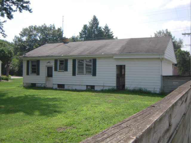 1817 Bashor Road Goshen, IN 46526 - Photo 3 of 12 Gallery Image 3