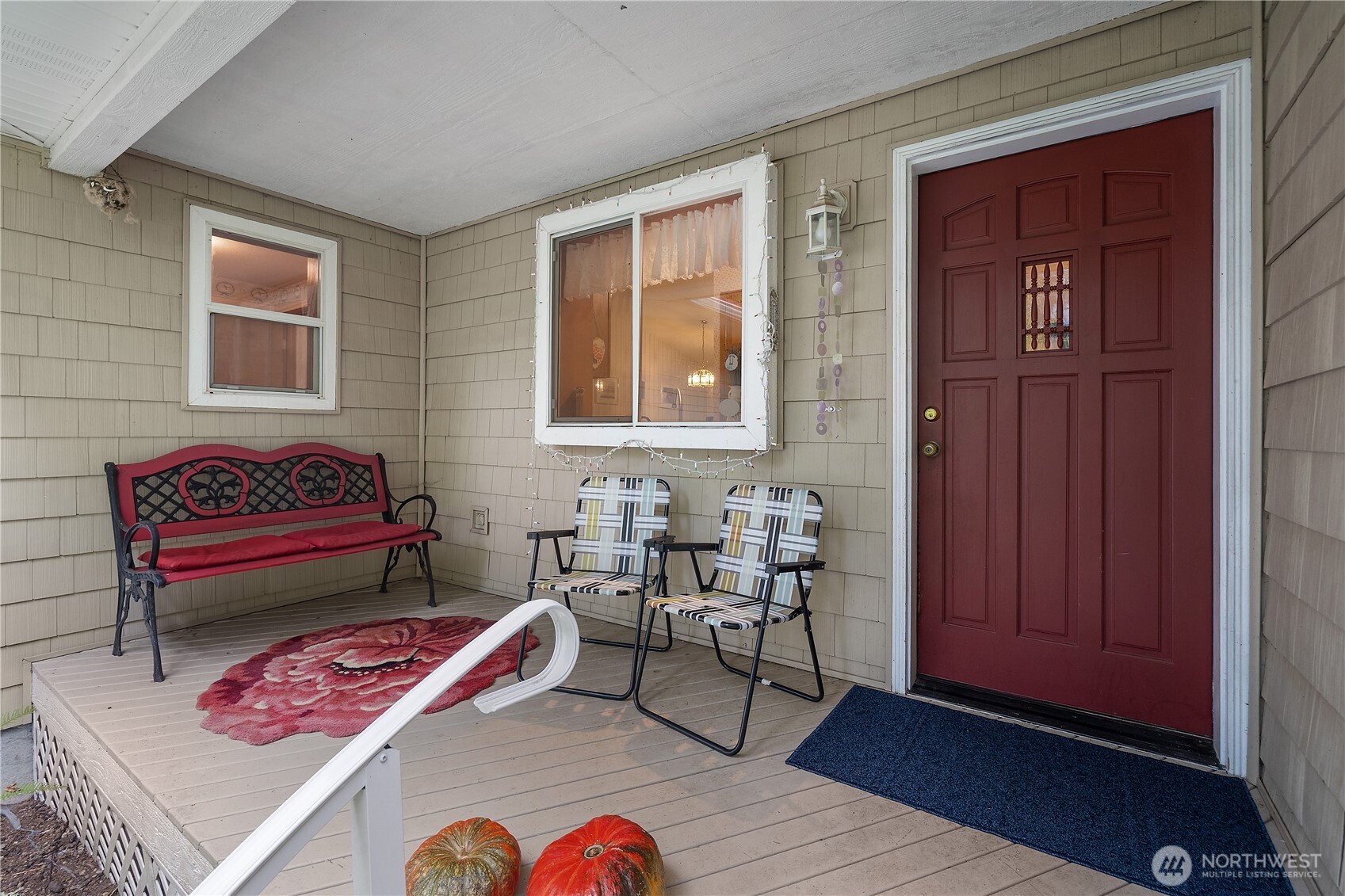 5505 Oyster Bay Road Northwest Olympia, WA 98502 - Photo 2 of 40 a living room with furniture and wooden floor
