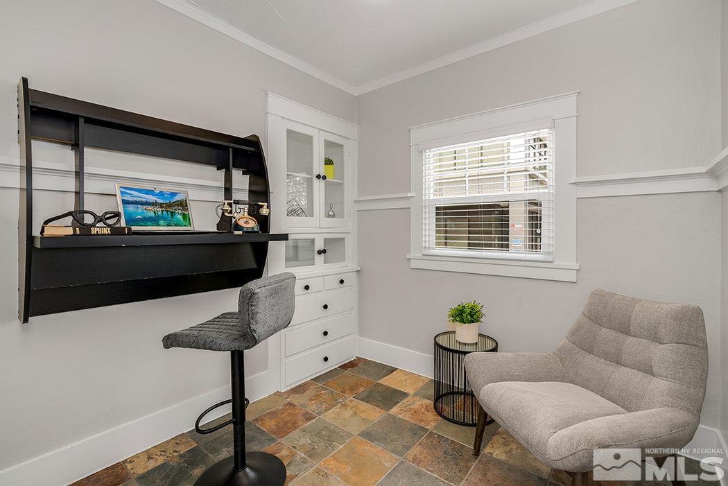 215 East Liberty Street Reno, NV 89501 - Photo 11 of 20 a living room with furniture and a window