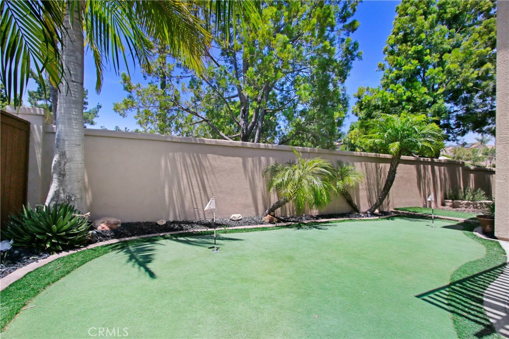 42005 Pine Needle Street Temecula, CA 92591 - Photo 21 of 45 Golfers will appreciate a place to practice putting and pitching.