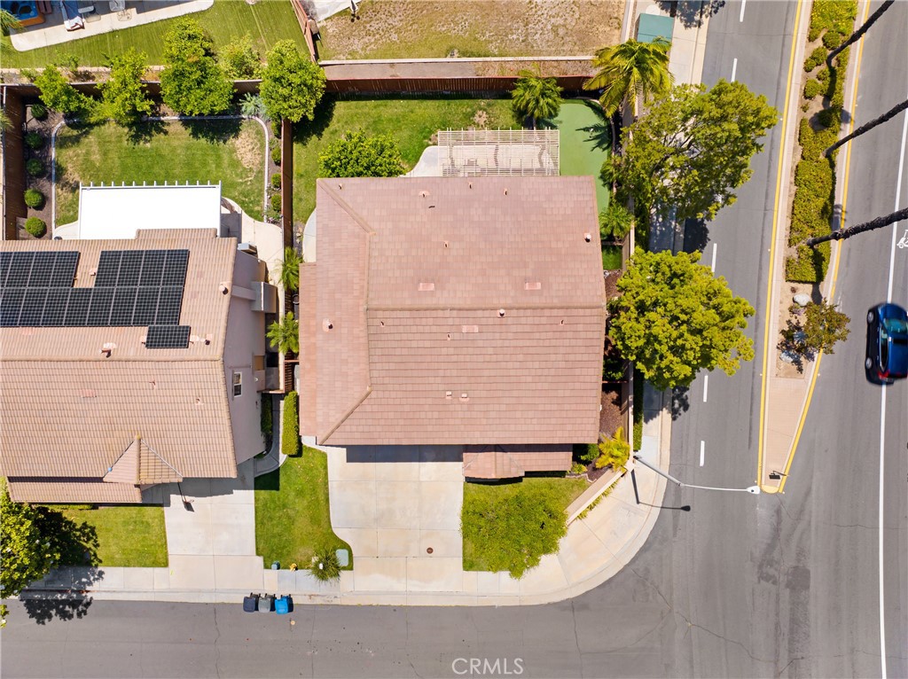 42005 Pine Needle Street Temecula, CA 92591 - Photo 40 of 45 This home is a corner lot with neighbors only on one side.