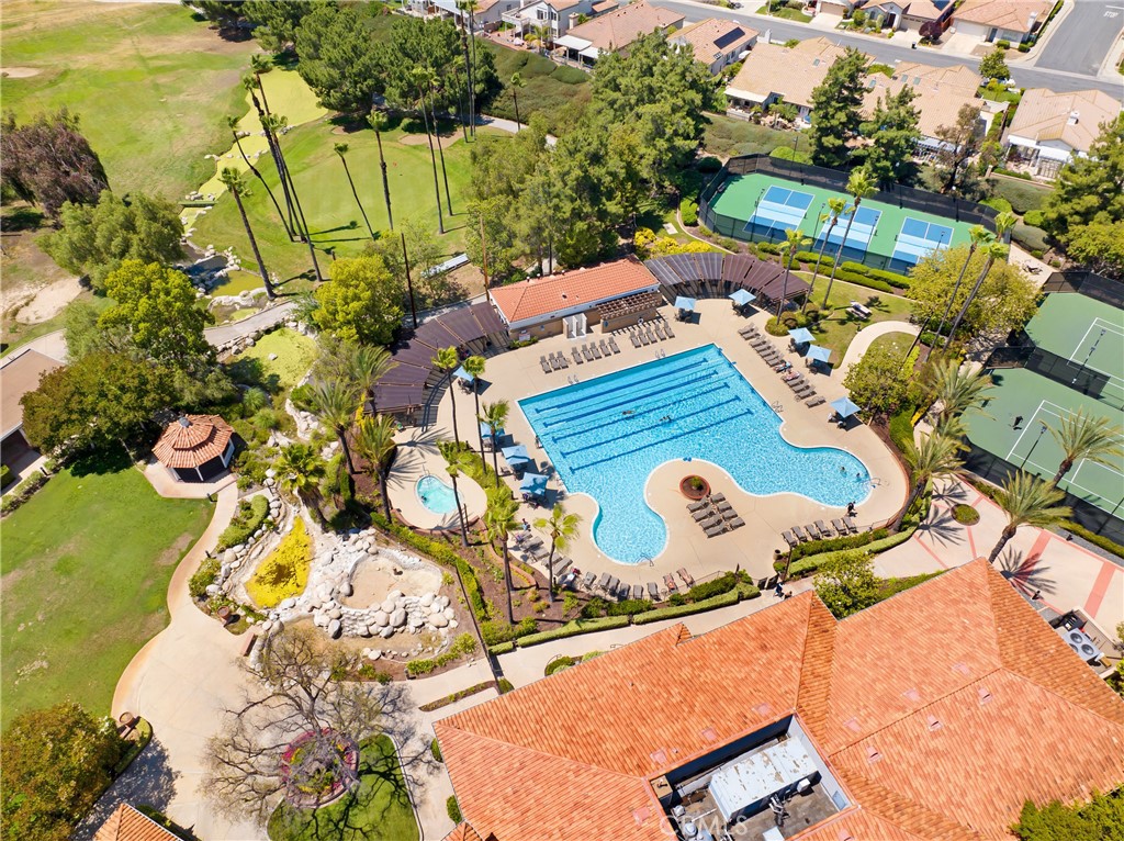 42005 Pine Needle Street Temecula, CA 92591 - Photo 41 of 45 Association pool and spa.