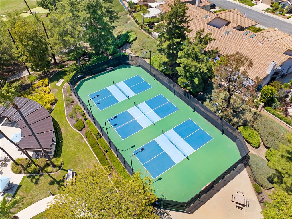 42005 Pine Needle Street Temecula, CA 92591 - Photo 43 of 45 Association pickleball courts.