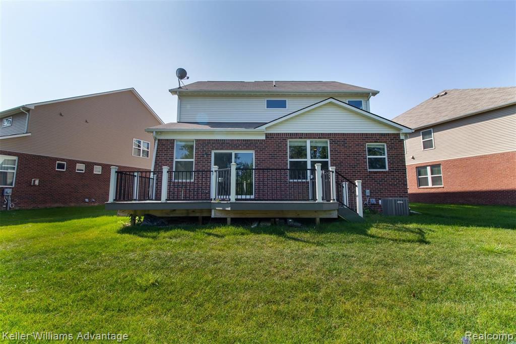 27679 Hartwick Circle Novi, MI 48374 - Photo 2 of 51