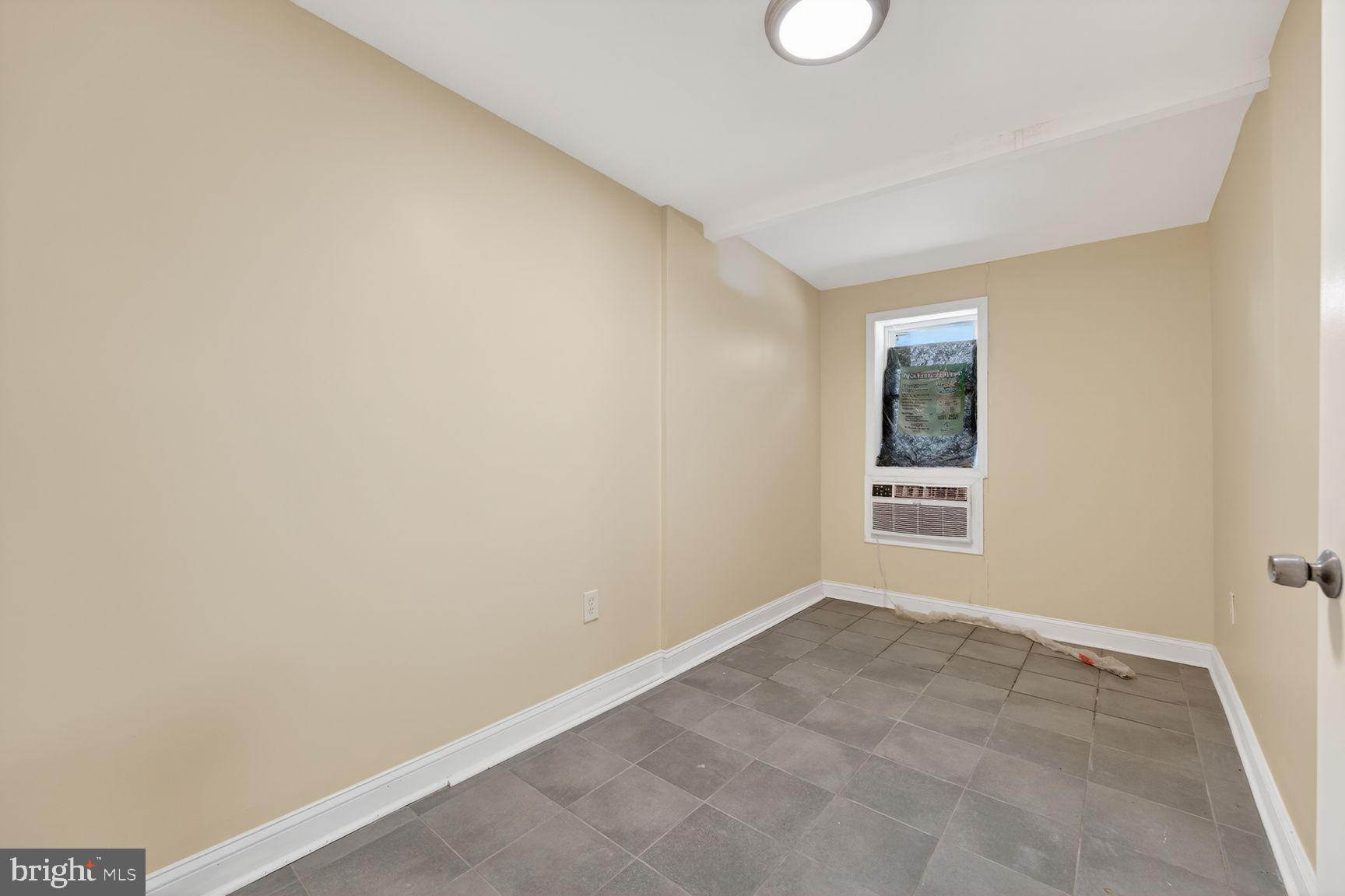 7205 Livingston Road Oxon Hill, MD 20745 - Photo 25 of 25 Versatile space with natural light.