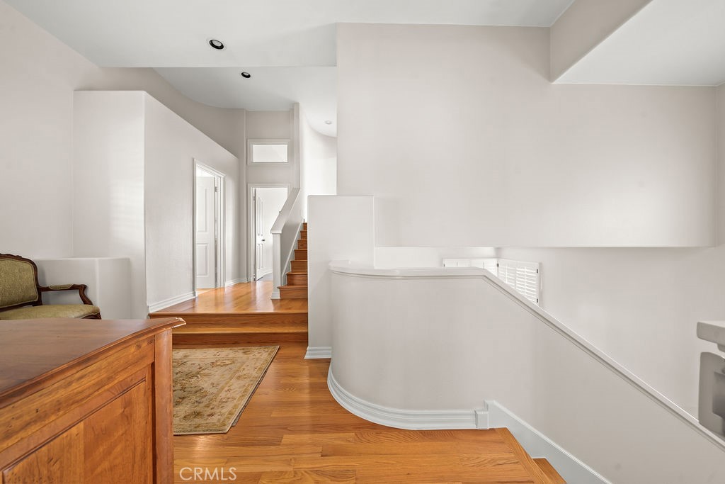 311 Long Point Long Beach, CA 90803 - Photo 17 of 33