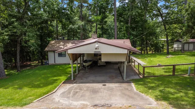 $500,000 | 31 North Lakeview Drive, Point Blank, TX 77364