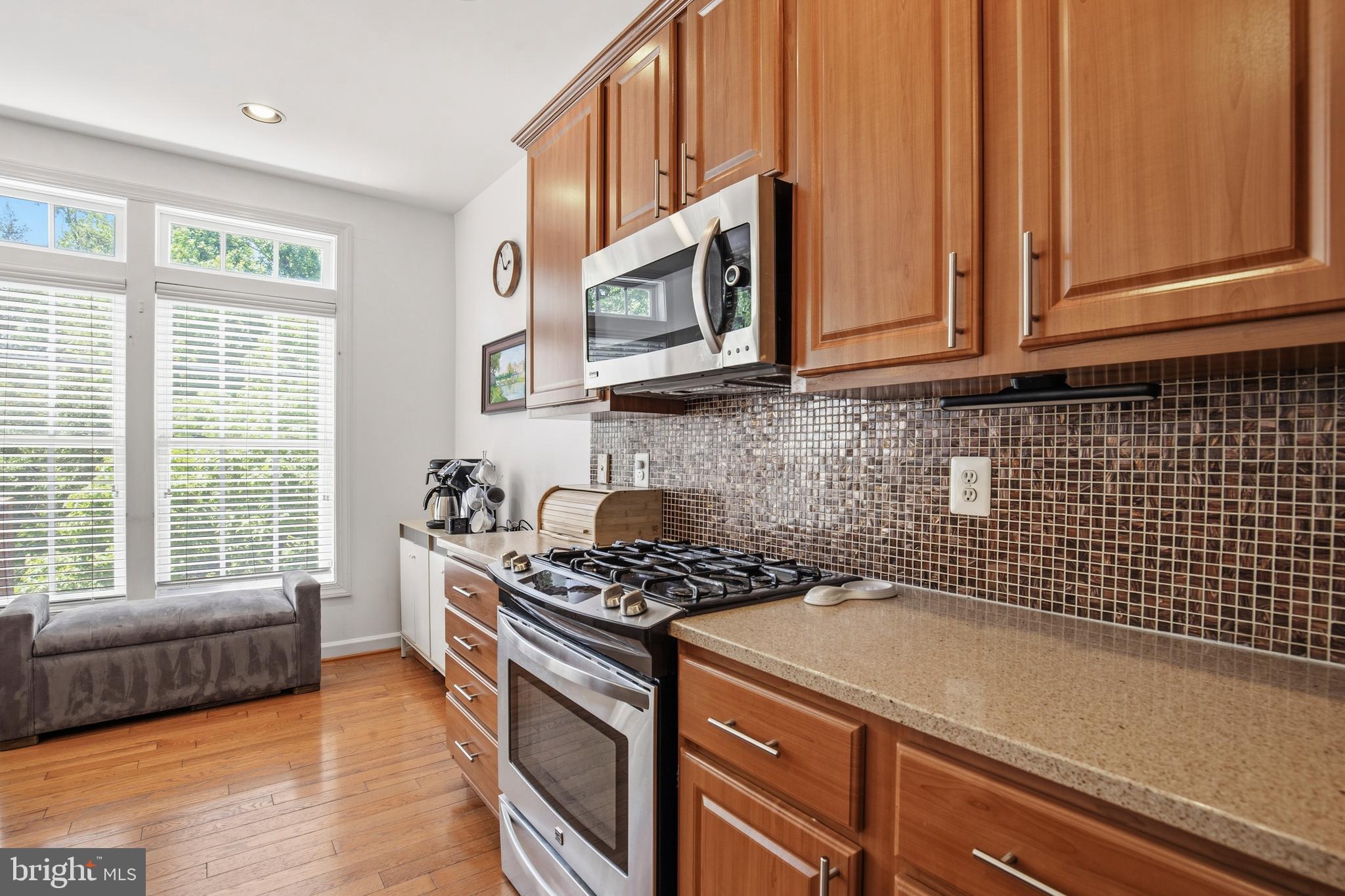 6660 Debra Lu Way Springfield, VA 22150 - Photo 4 of 36