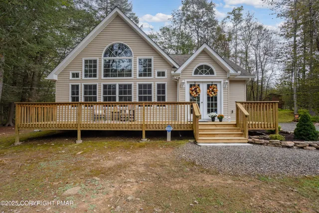 $364,900 | 37 Tamarack Trail, Albrightsville, PA 18210