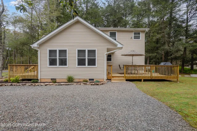 $364,900 | 37 Tamarack Trail, Albrightsville, PA 18210