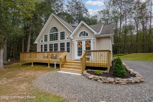 $364,900 | 37 Tamarack Trail, Albrightsville, PA 18210