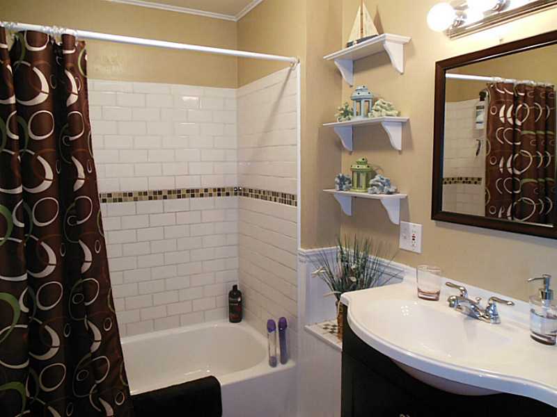 48 Clark Street Westerly, RI 02891 - Photo 11 of 19 Bathroom.