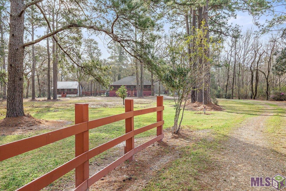 24963 Spillers Ranch Road Denham Springs, LA 70726 - Photo 2 of 37