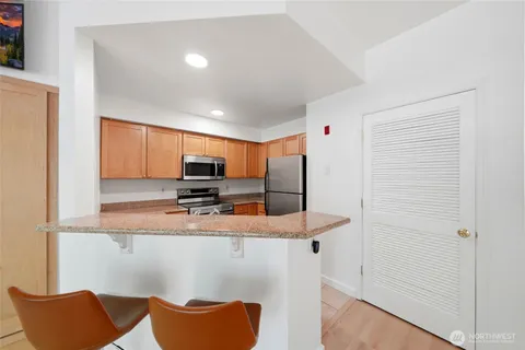 $210,000 | 300 10th Avenue, Unit A110, Seattle, WA 98122