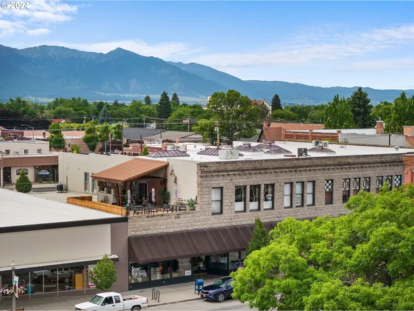 $1,590,000 | 2021 Main Street, Baker City, OR 97814