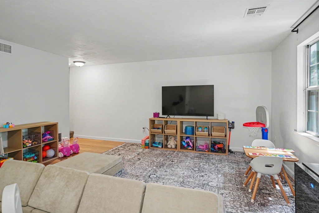 113 Ridgefield Circle, Unit C Clinton, MA 01510 - Photo 4 of 30
