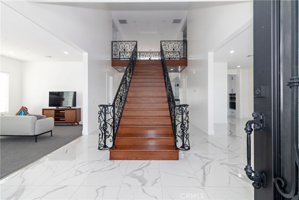 17423 Wicker Way Riverside, CA 92504 - Photo 7 of 66