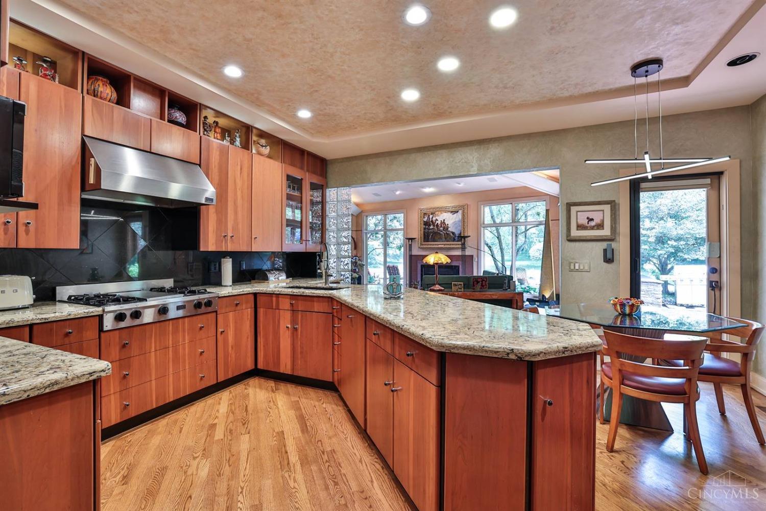 7100 Knoll Road Amberley, OH 45237 - Photo 13 of 50 Gallery Image 13