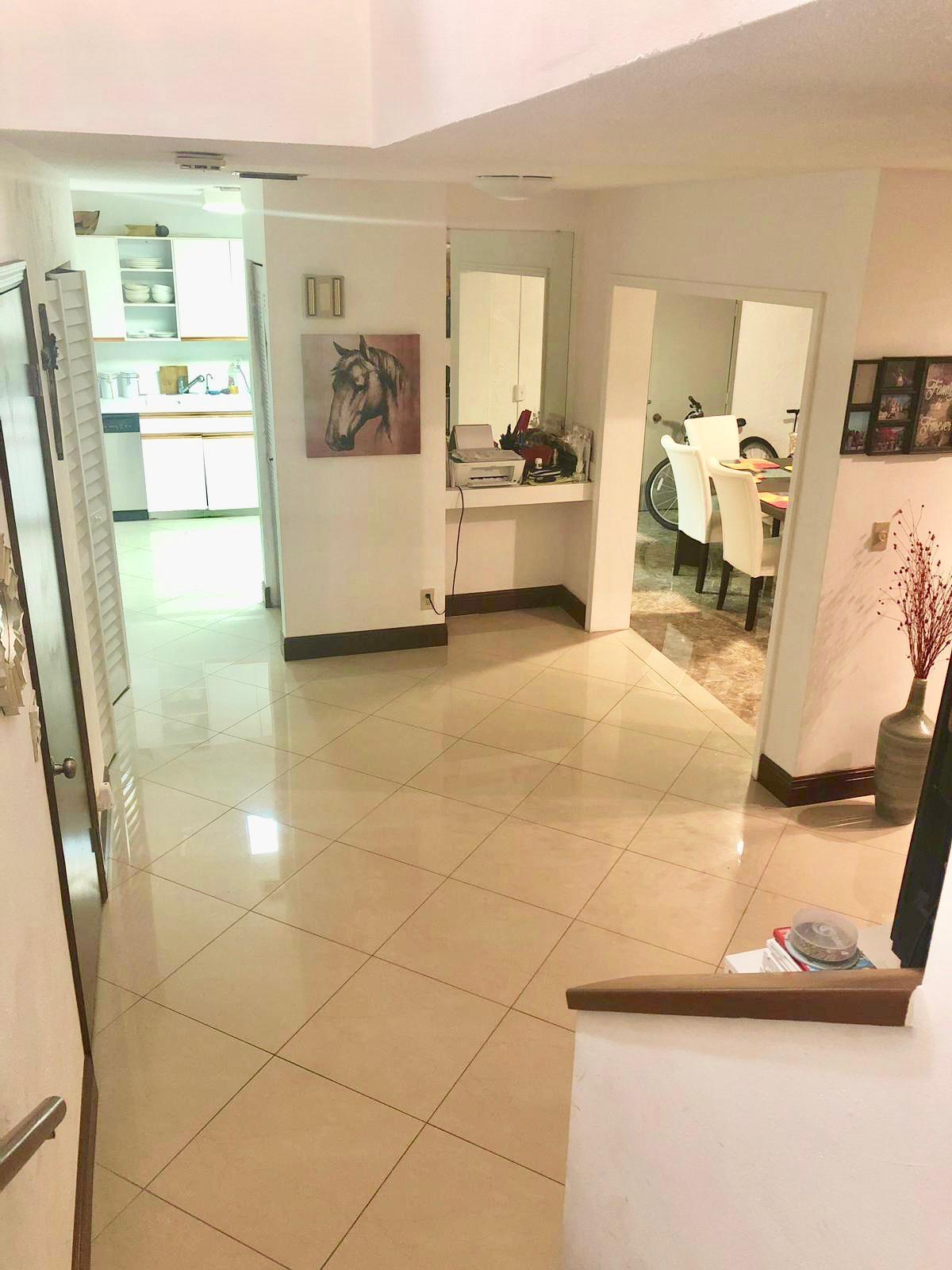 6521 Via Regina, Unit 11 Boca Raton, FL 33433 - Photo 3 of 11 Indoor Entrance