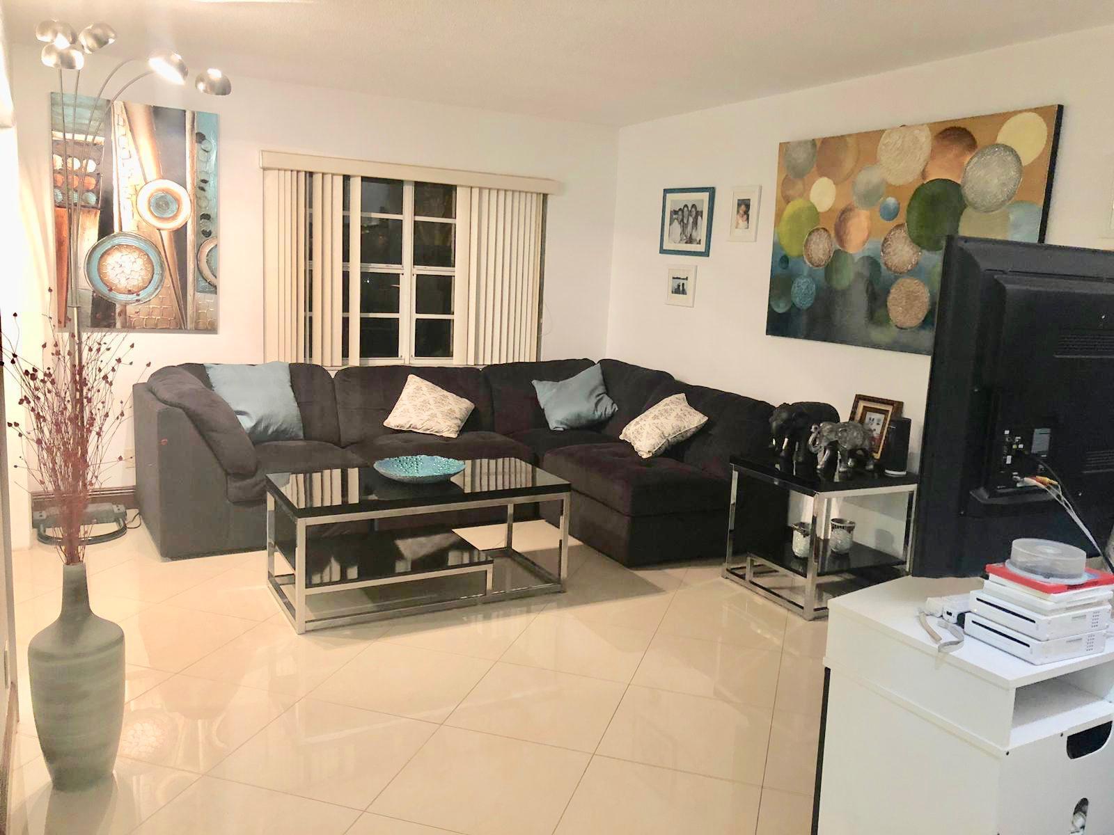 6521 Via Regina, Unit 11 Boca Raton, FL 33433 - Photo 5 of 11 Living Room