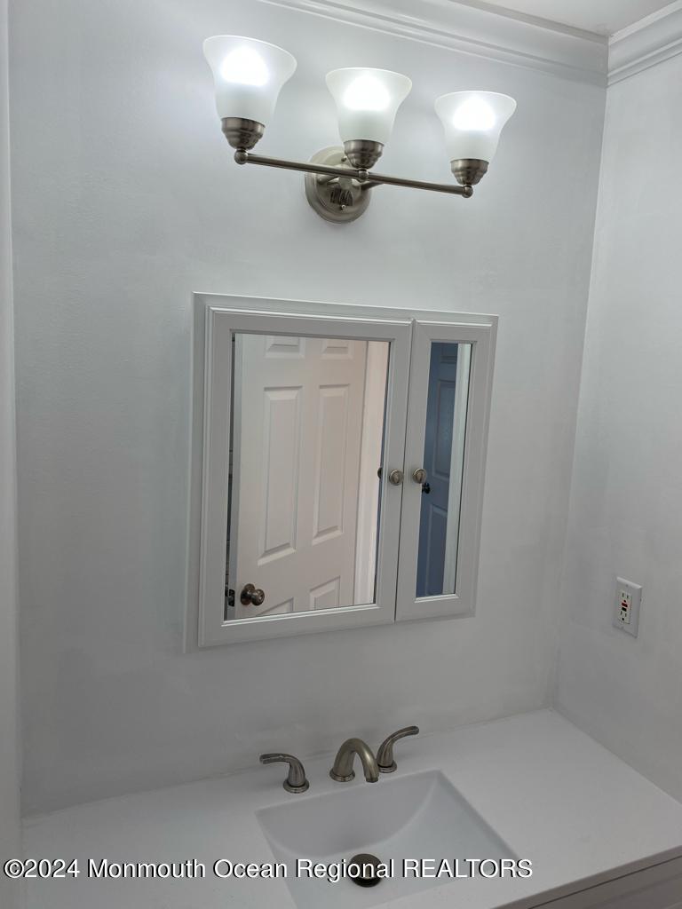 11 A Zacatin Road, Unit 1000 Freehold, NJ 07728 - Photo 19 of 26 Guest