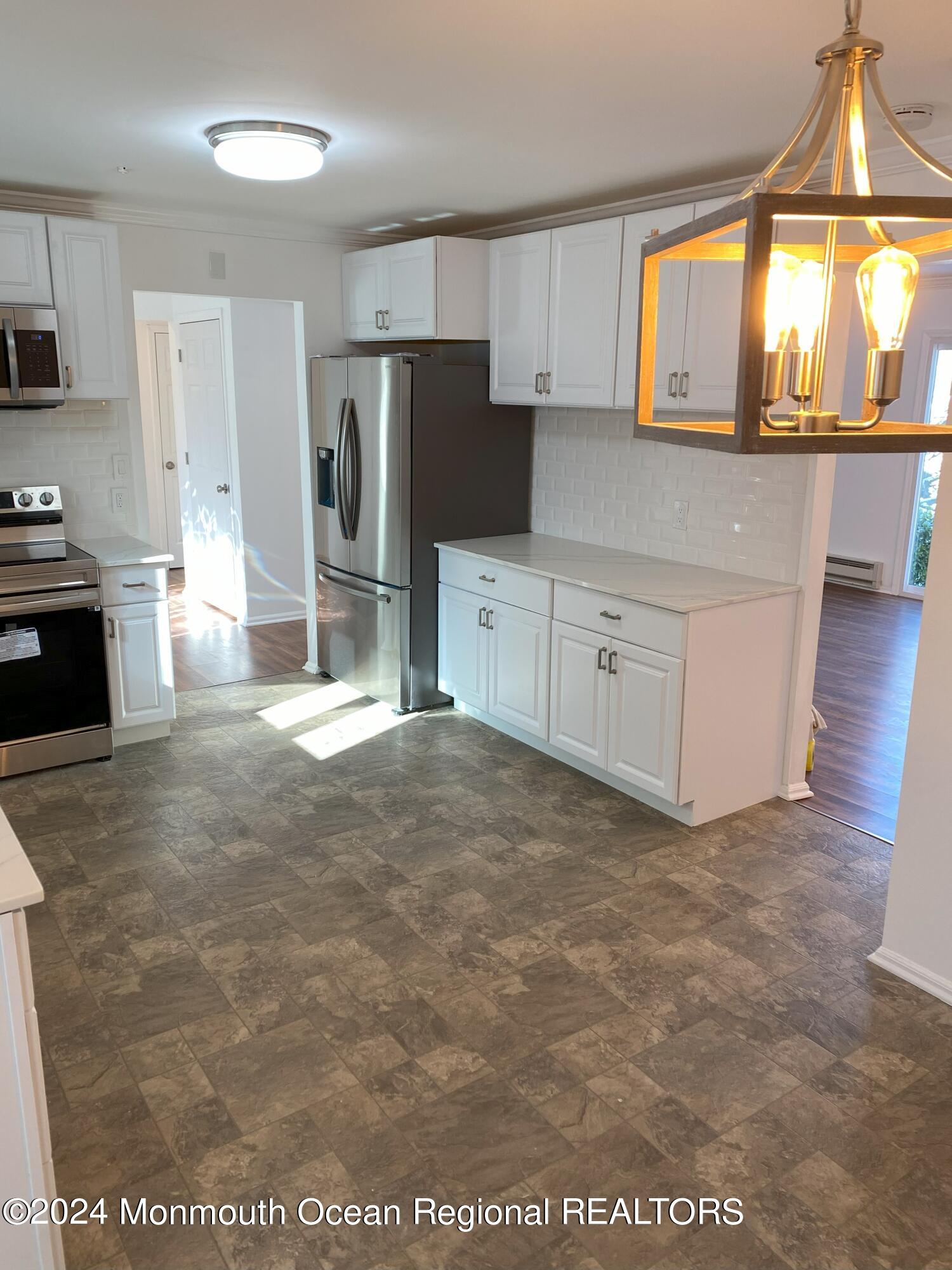 11 A Zacatin Road, Unit 1000 Freehold, NJ 07728 - Photo 10 of 26 Eat-In