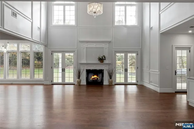 $4,350,000 | 707 Black Hawk Lane, Franklin Lakes, NJ 07417