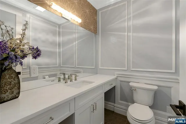 $4,350,000 | 707 Black Hawk Lane, Franklin Lakes, NJ 07417