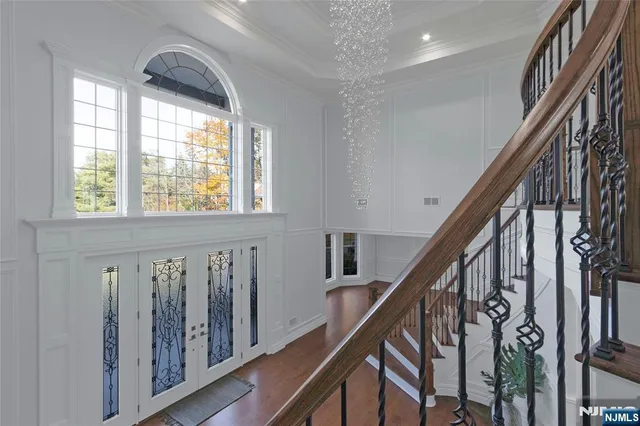 $4,350,000 | 707 Black Hawk Lane, Franklin Lakes, NJ 07417