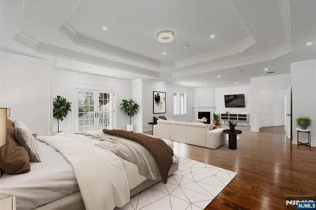 $4,350,000 | 707 Black Hawk Lane, Franklin Lakes, NJ 07417