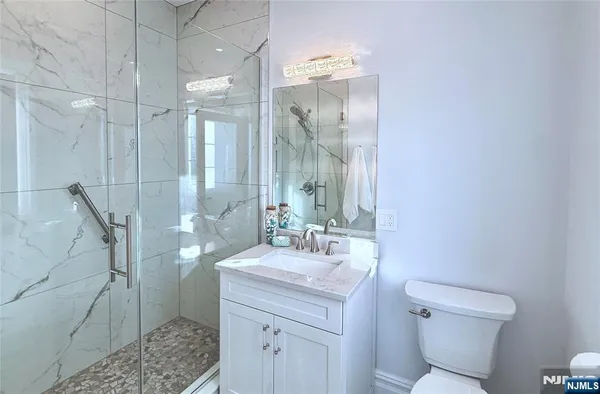 $4,350,000 | 707 Black Hawk Lane, Franklin Lakes, NJ 07417