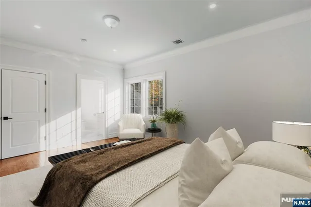 $4,350,000 | 707 Black Hawk Lane, Franklin Lakes, NJ 07417