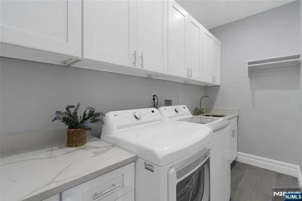 $4,350,000 | 707 Black Hawk Lane, Franklin Lakes, NJ 07417