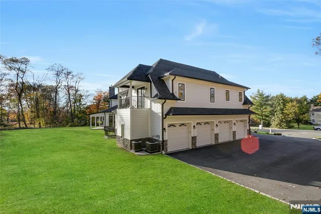 $4,350,000 | 707 Black Hawk Lane, Franklin Lakes, NJ 07417