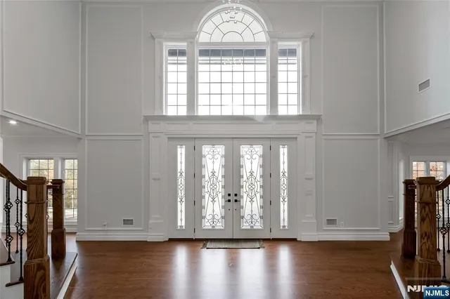 $4,350,000 | 707 Black Hawk Lane, Franklin Lakes, NJ 07417