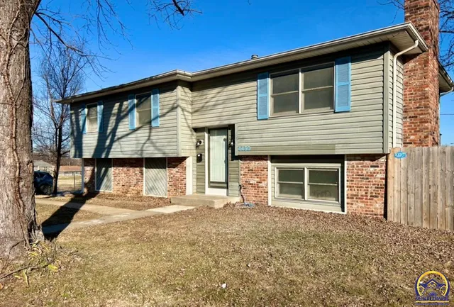 $239,900 | 4450 Southwest Twilight Drive, Topeka, KS 66614
