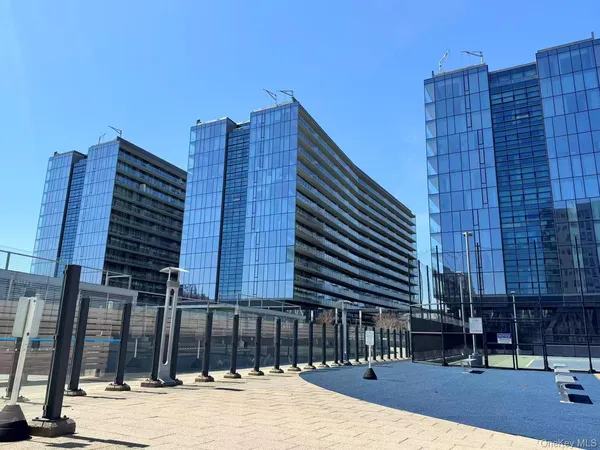 $698,000 | 131-03 40 Road, Unit 16D | Flushing