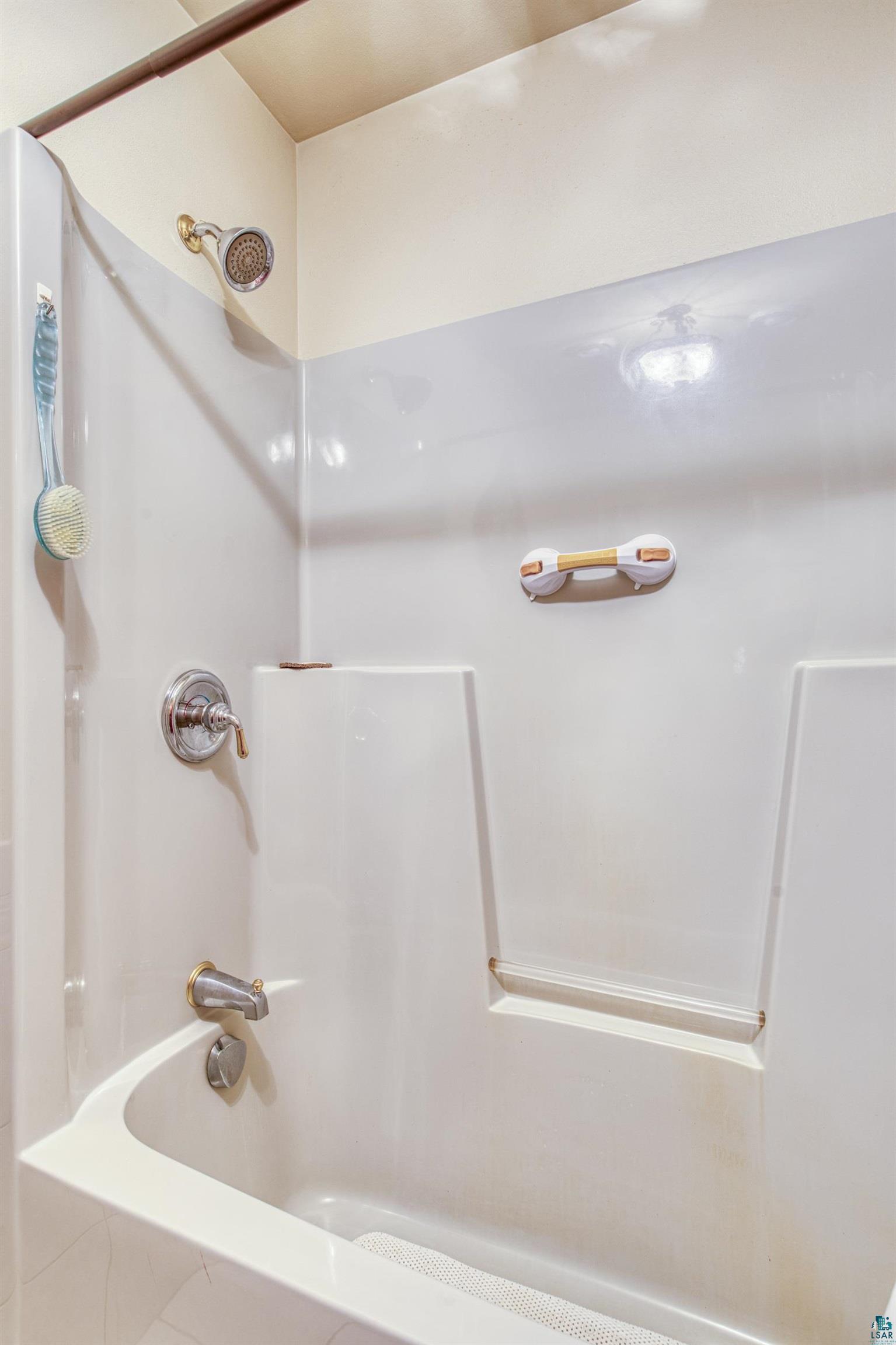 4678 Ridgeview Drive Superior, WI 54880 - Photo 24 of 43 Bathroom featuring tub / shower combination